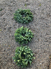 SPRUCE MOSED BASED CHRISTMAS WREATHS 